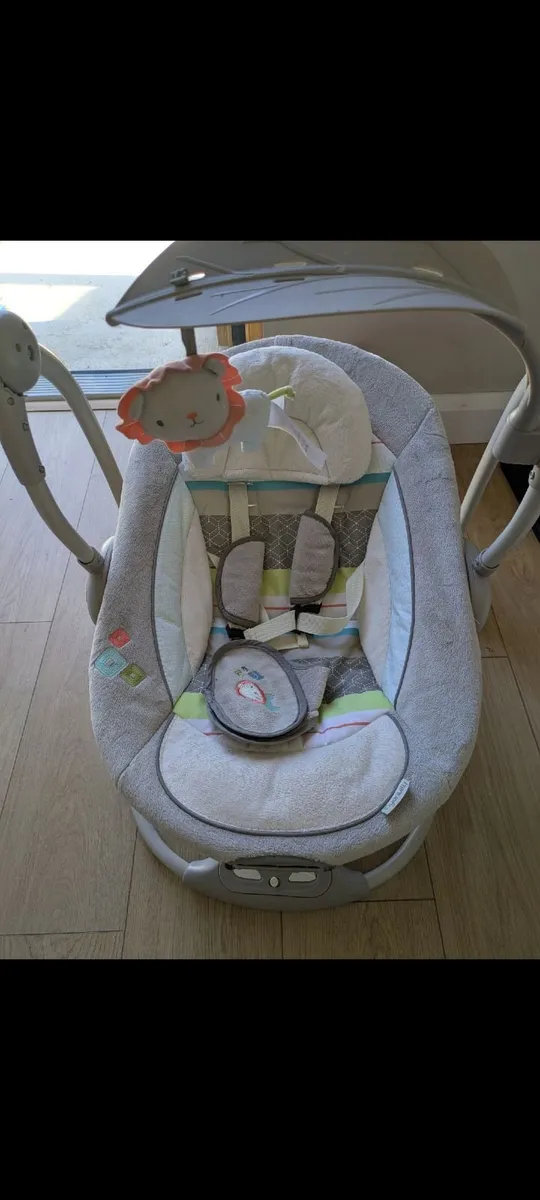 Baby swing