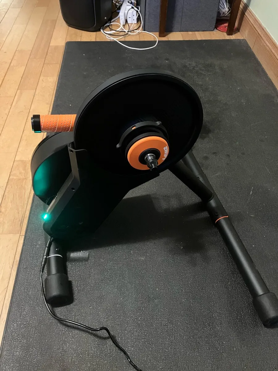 Jet black victory trainer - Image 3