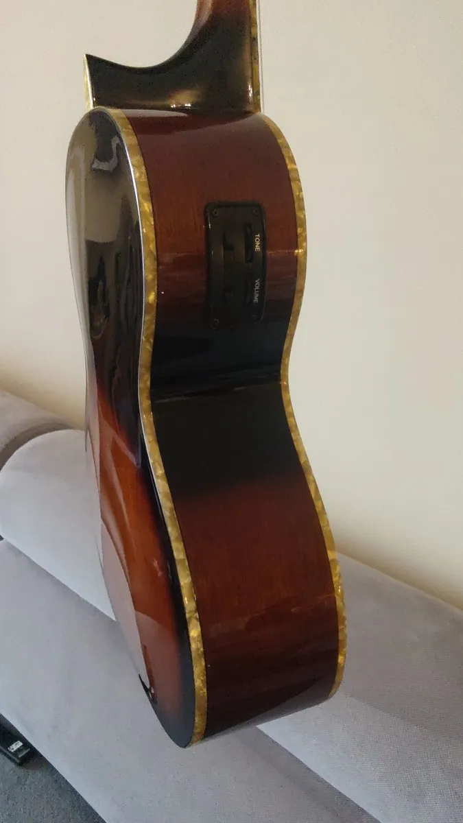 Kala KA-JTE/2TS Archtop Tenor Ukulele - Image 4