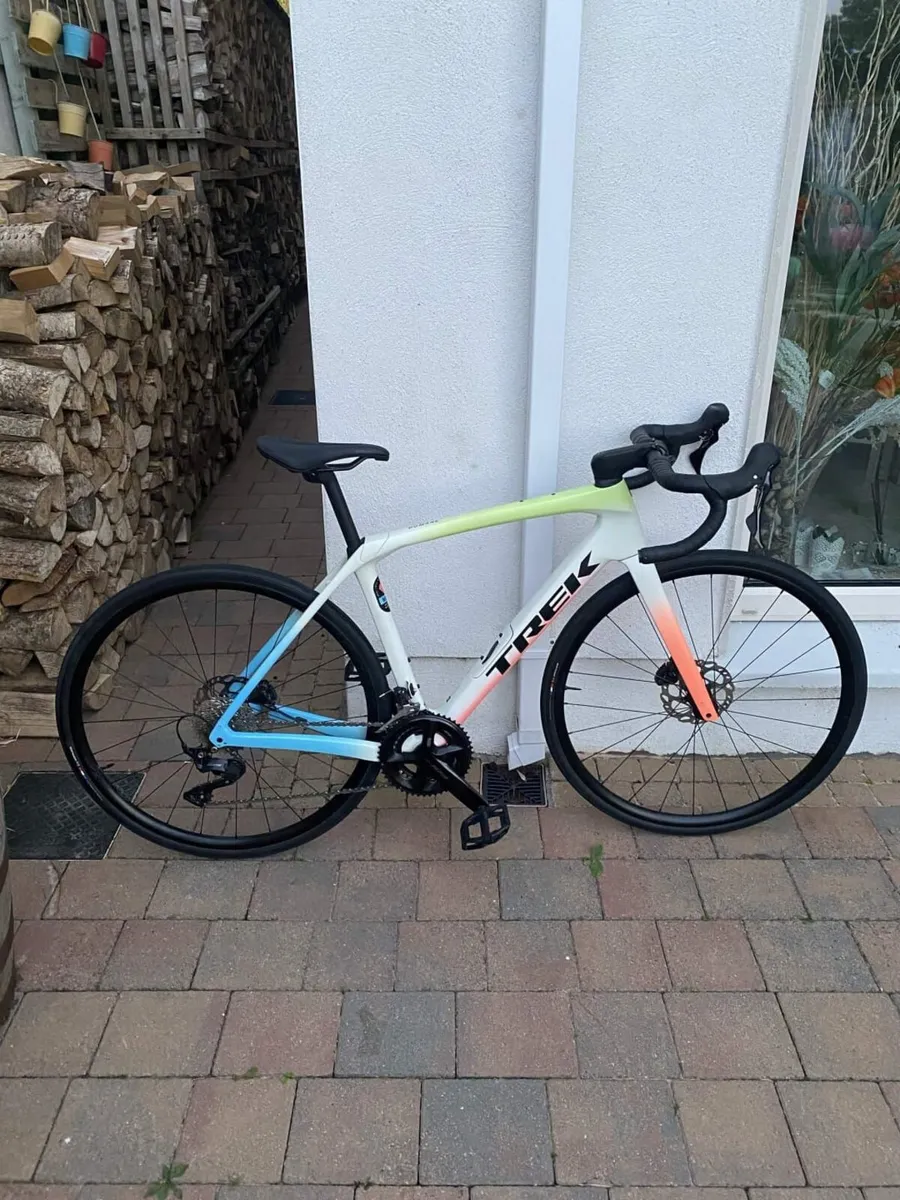 Racing Bike Men’s Trek Domane SL 5 Gen 4 - Image 1