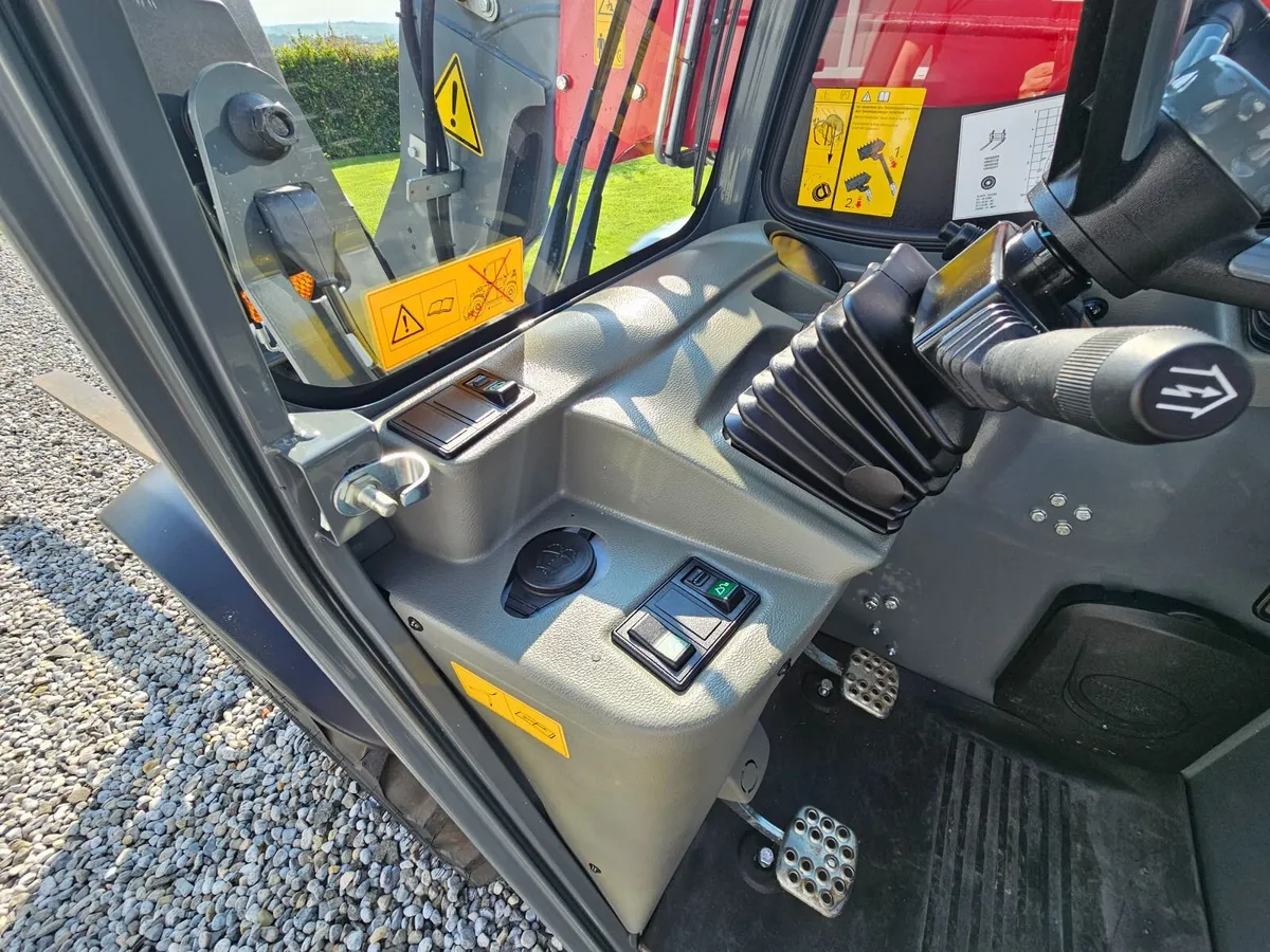 Weidemann T4512 Telehandler - Image 4