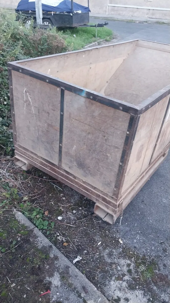 Tipping skip - Image 3
