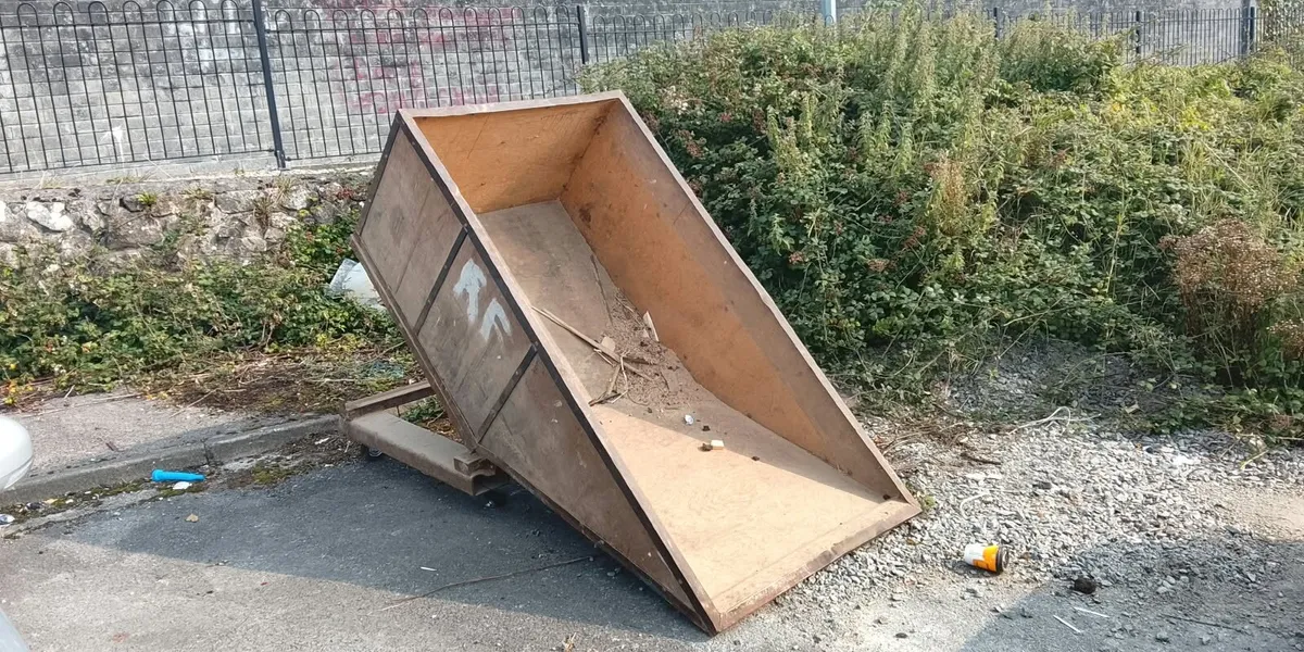 Tipping skip - Image 4