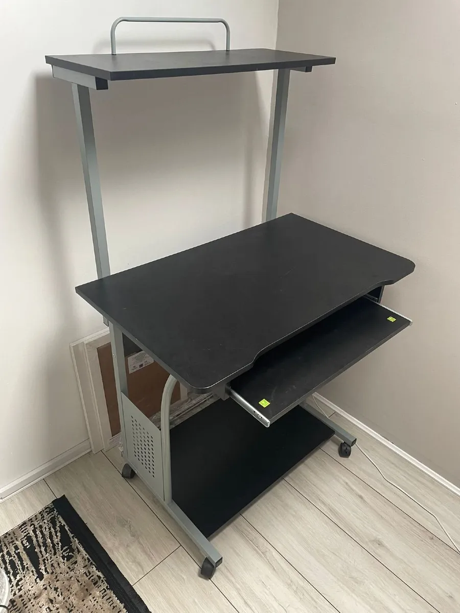 Computer Table/Desk - Image 1
