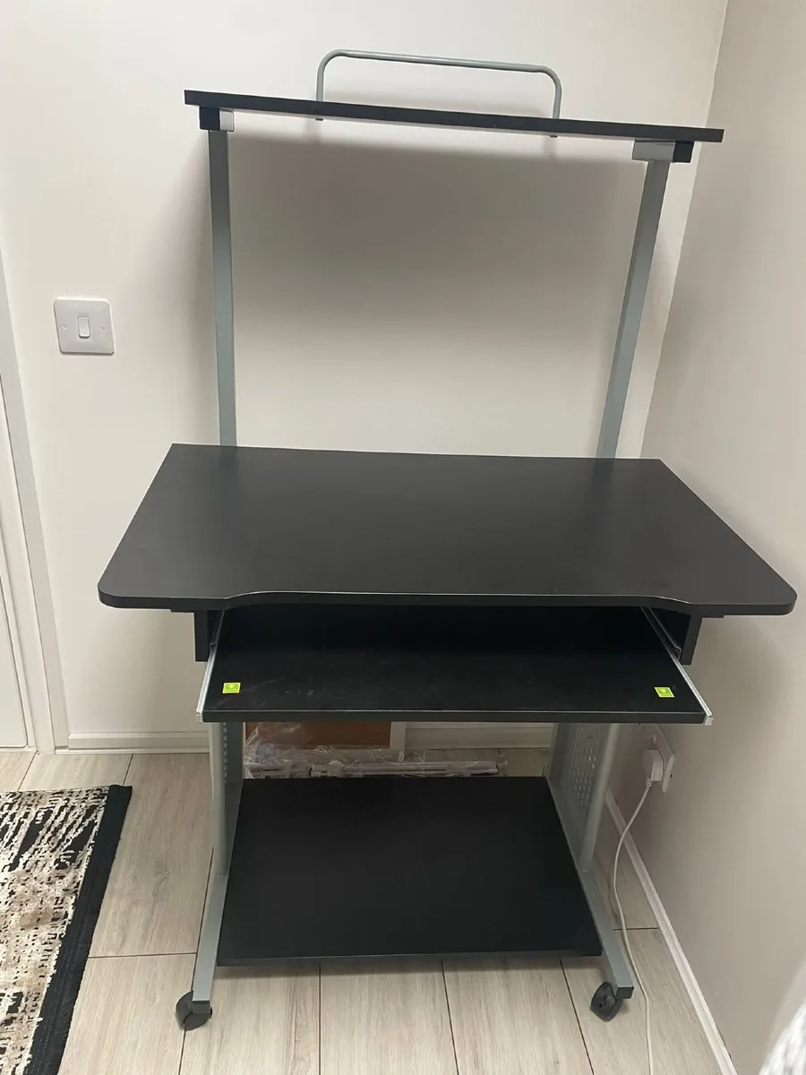 Computer Table/Desk - Image 2