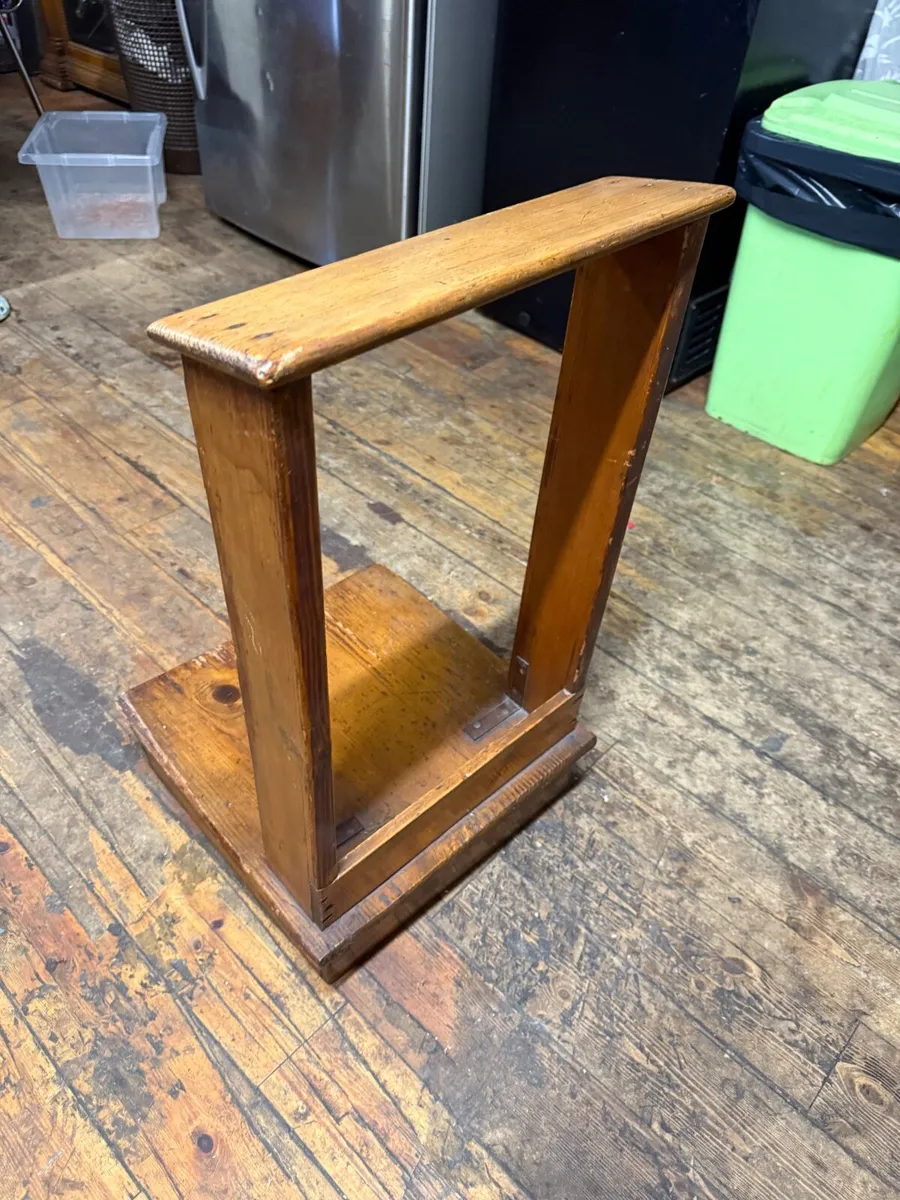 Original single kneeling pew from Paris 1855. - Image 3