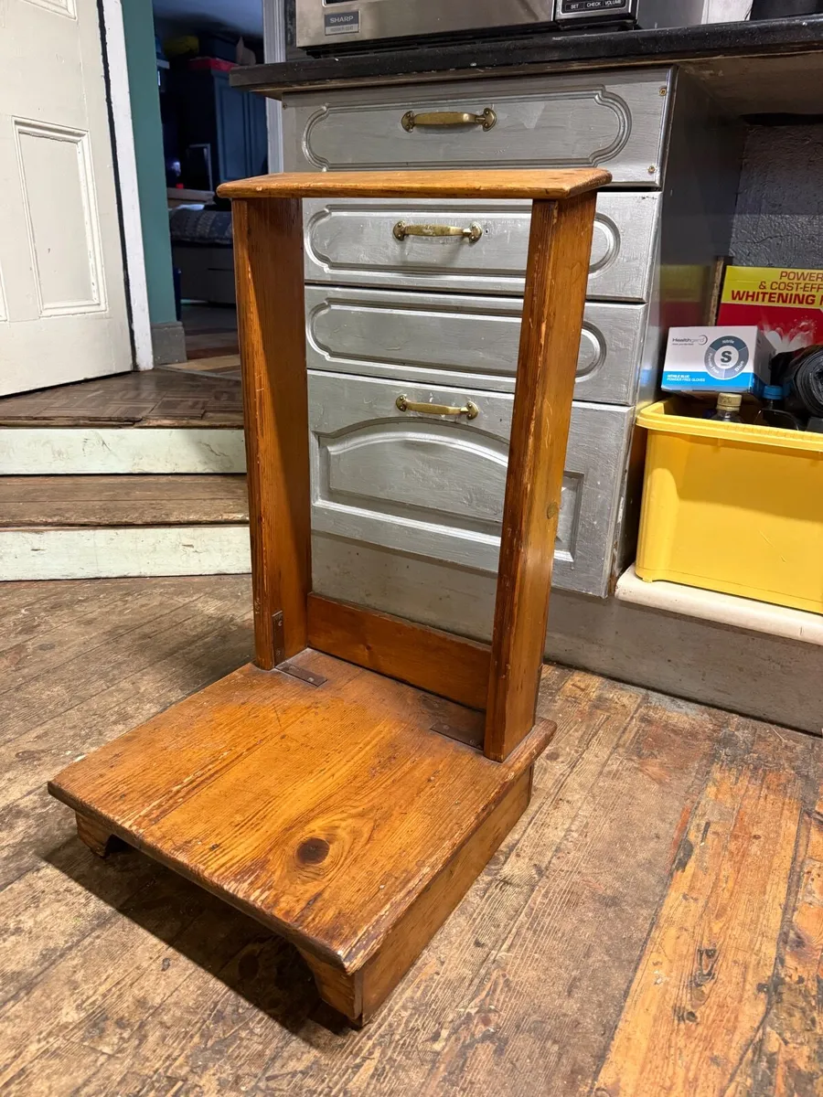 Original single kneeling pew from Paris 1855. - Image 1