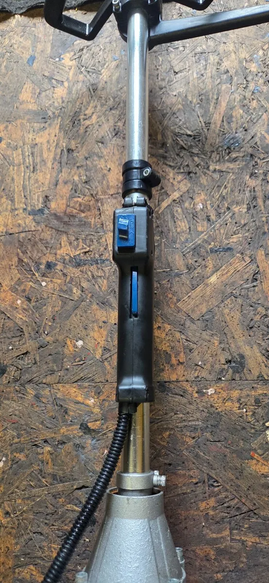 Long hedge trimmer Hyundai - Image 3