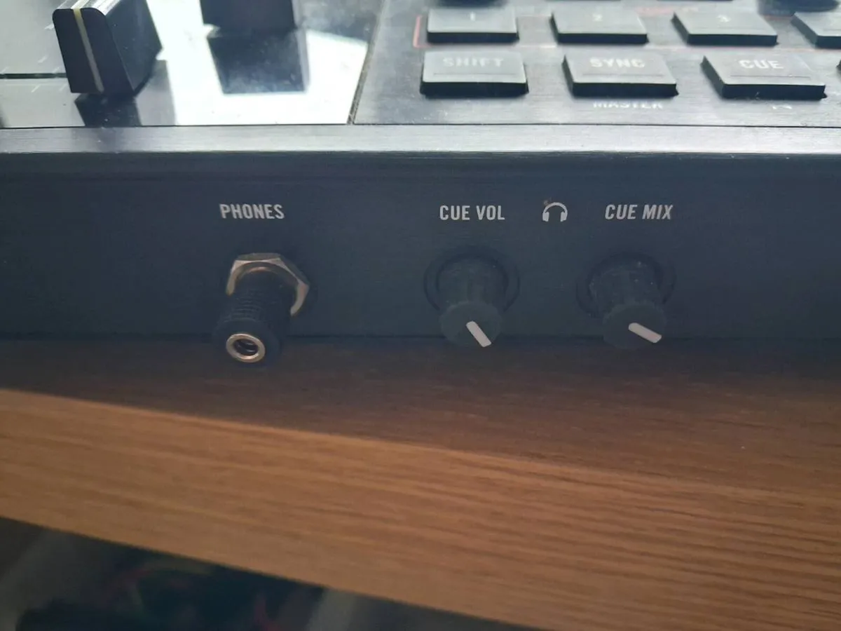 Traktor Kontrol S2 - Image 2