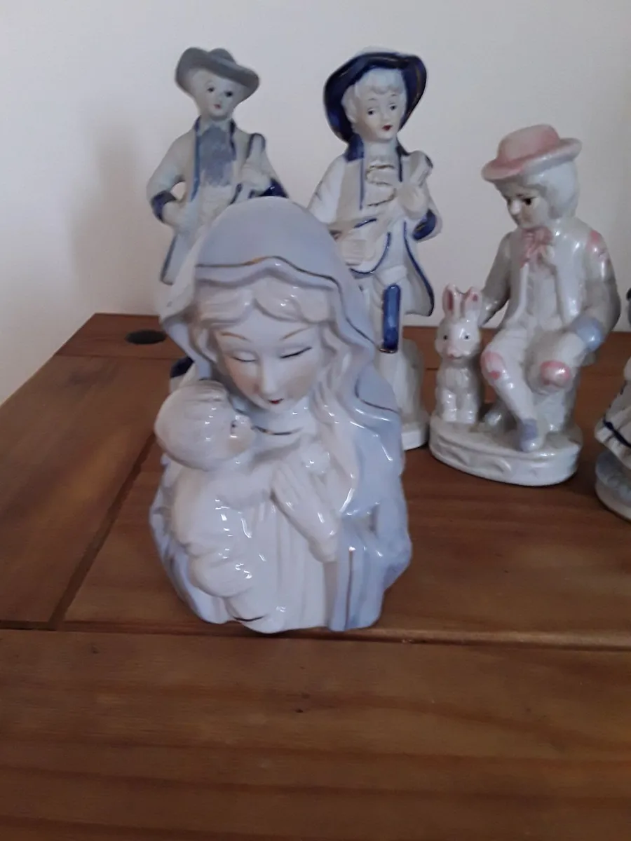 Selection of ornaments eight euro each - Image 3