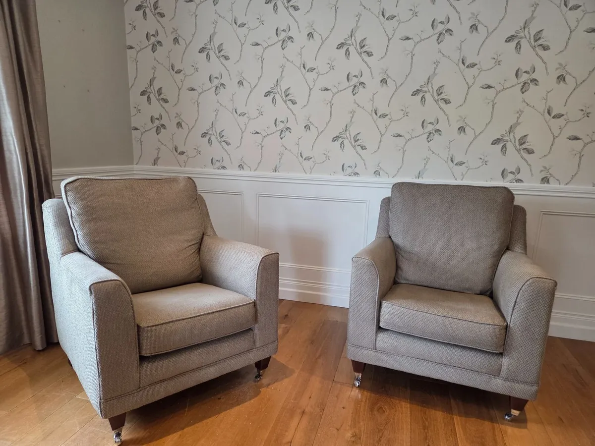 Sofa & arm chairs - Image 1