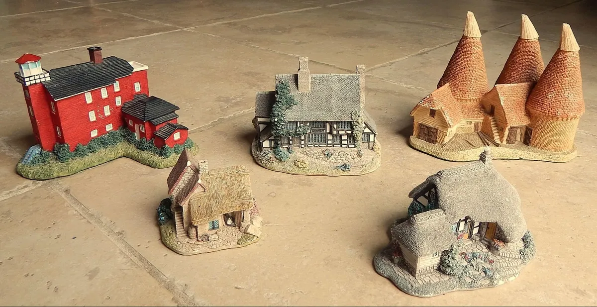 Group of 5 Small Vintage Architectural Sculptures - Image 1