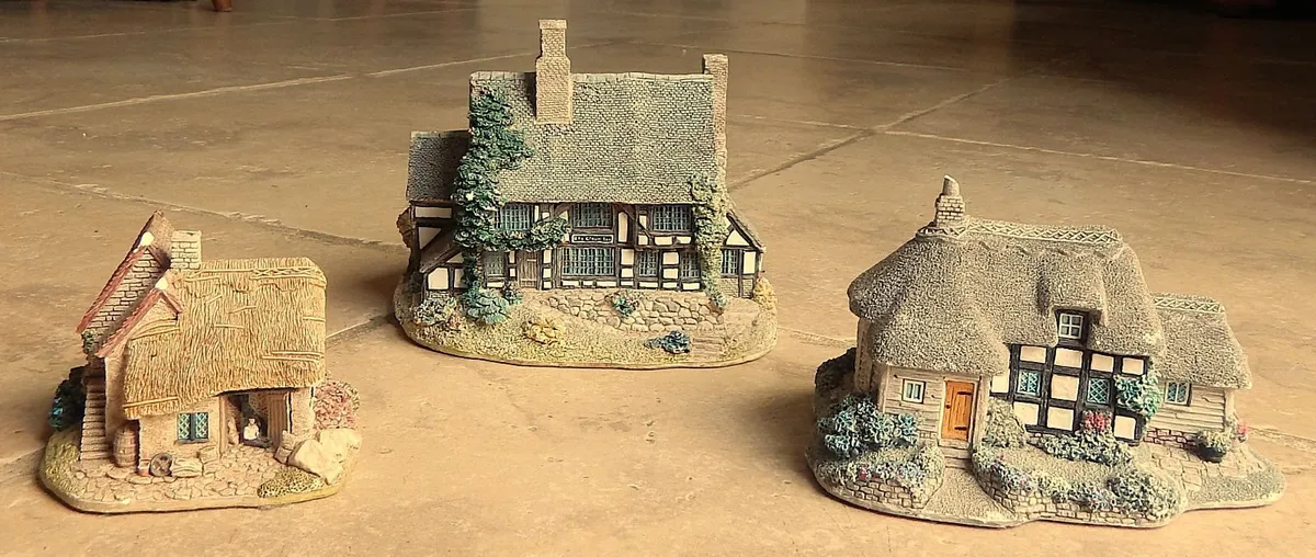 Group of 5 Small Vintage Architectural Sculptures - Image 2