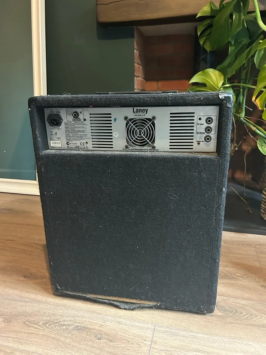 Free Laney RB8 300 watt base amp - Image 4