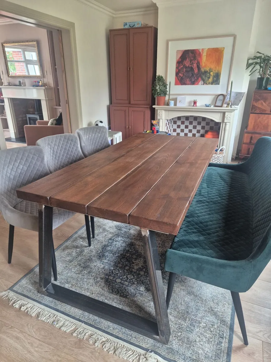 Table and Chairs - Image 1