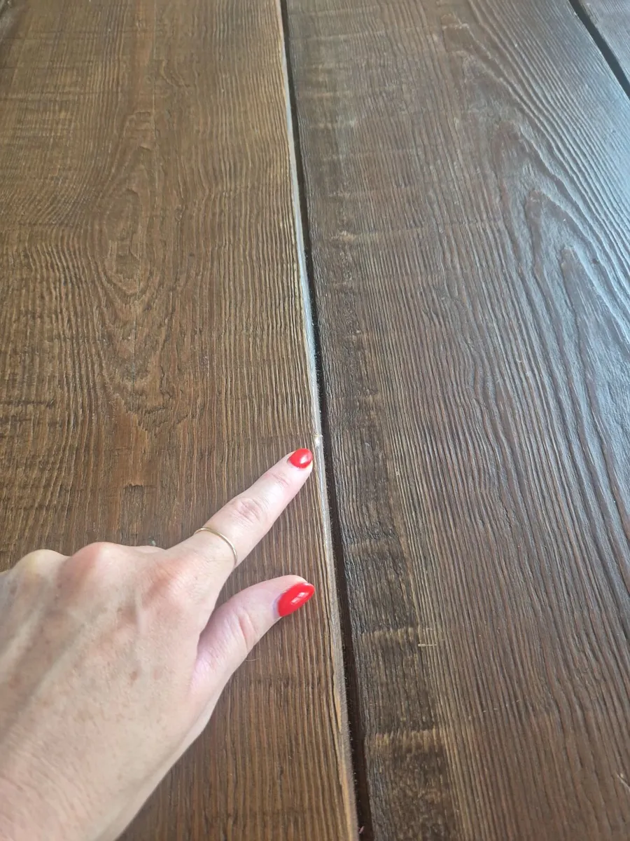 Table and Chairs - Image 2