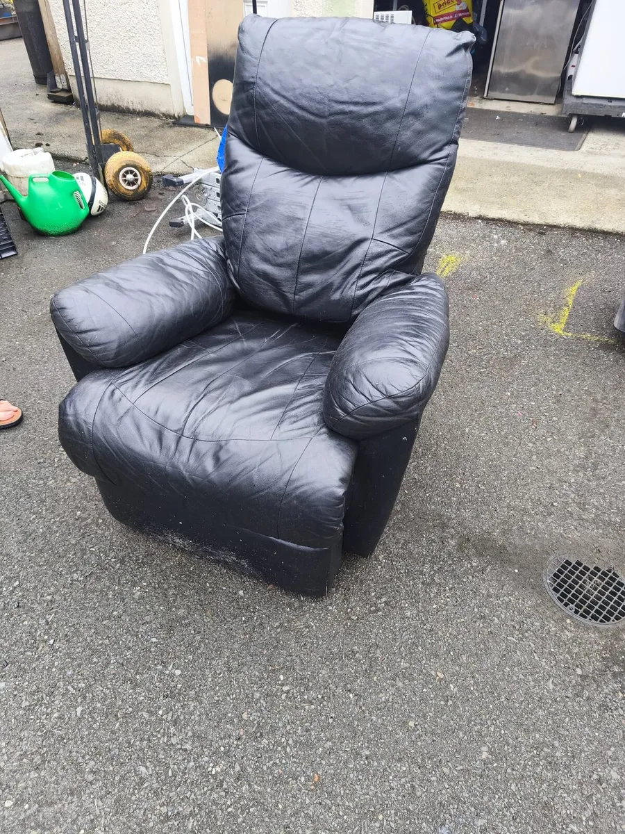 Recliner chair for sale - Image 1