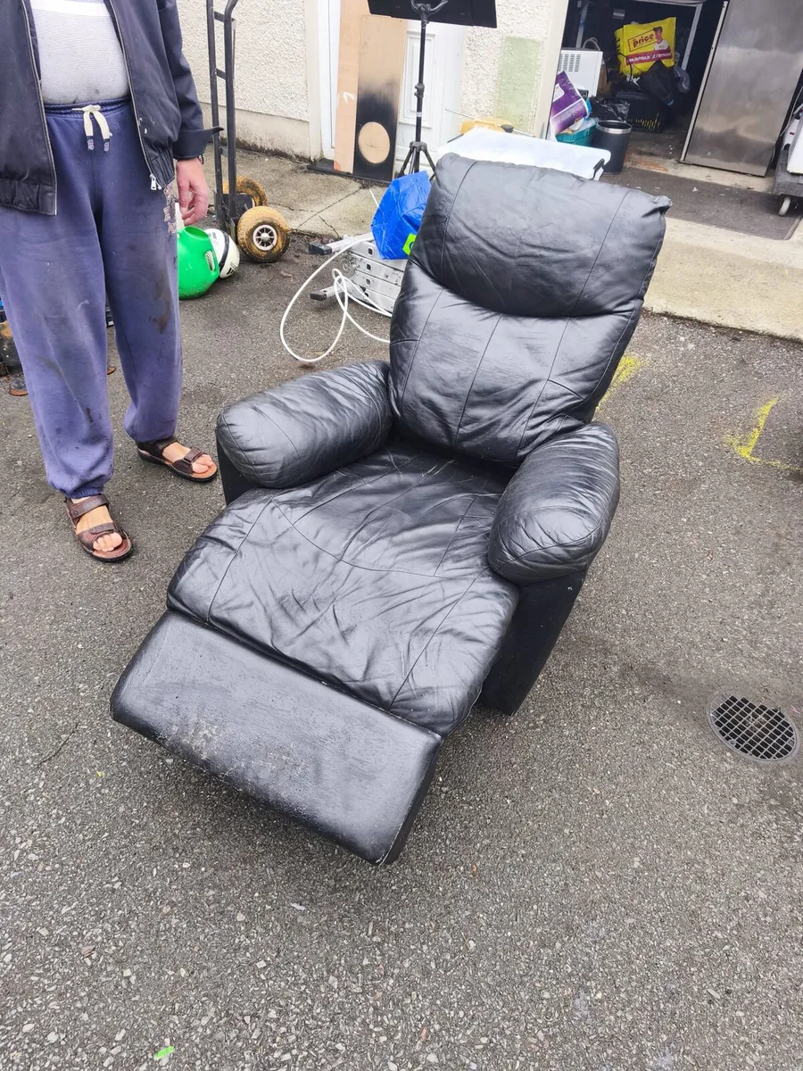 Recliner chair for sale - Image 2