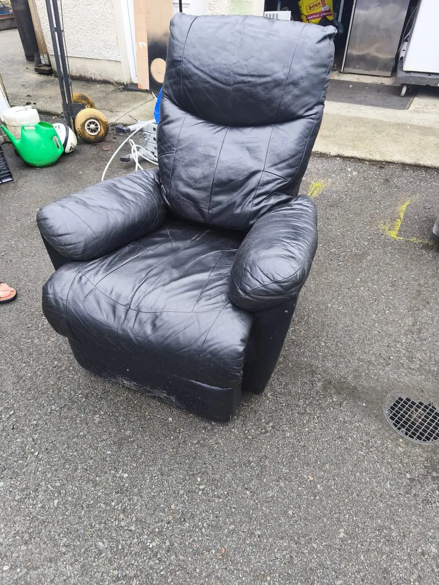 Recliner chair for sale - Image 3