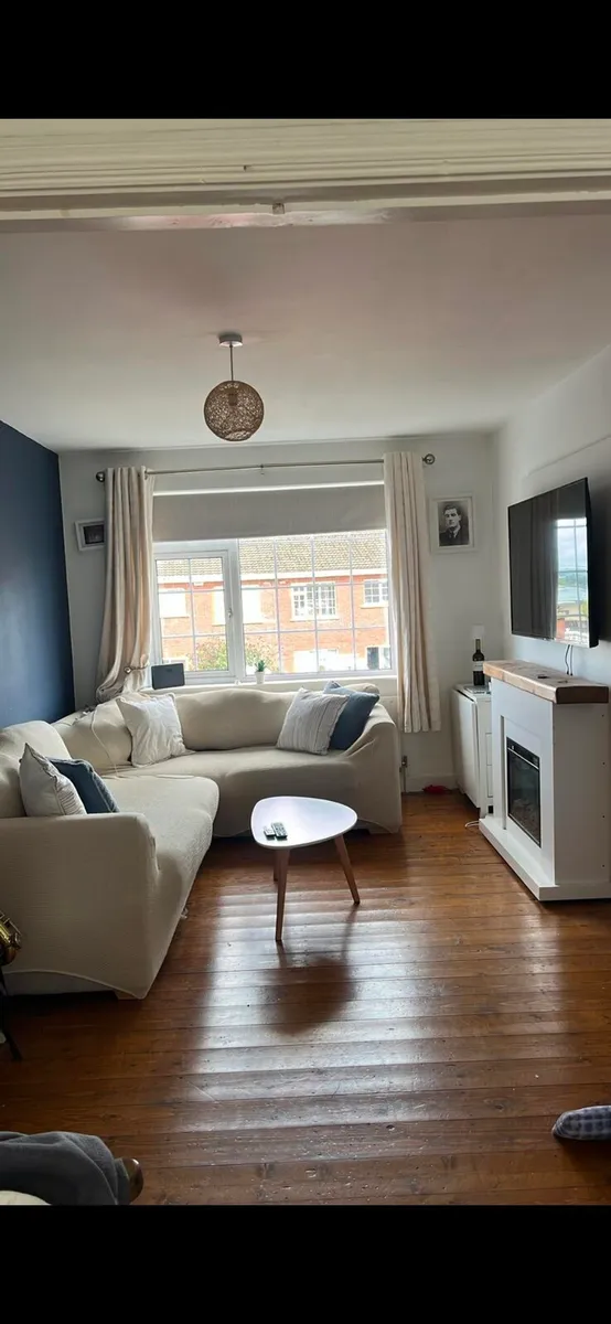 Corner sofa - Image 1