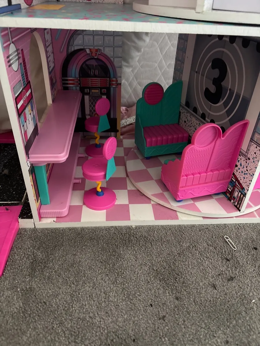 Dolls house - Image 2