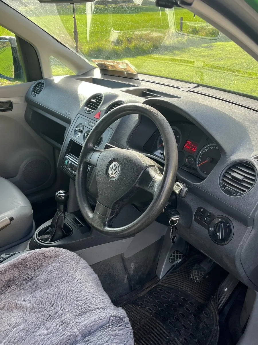 Volkswagen Caddy - Image 2