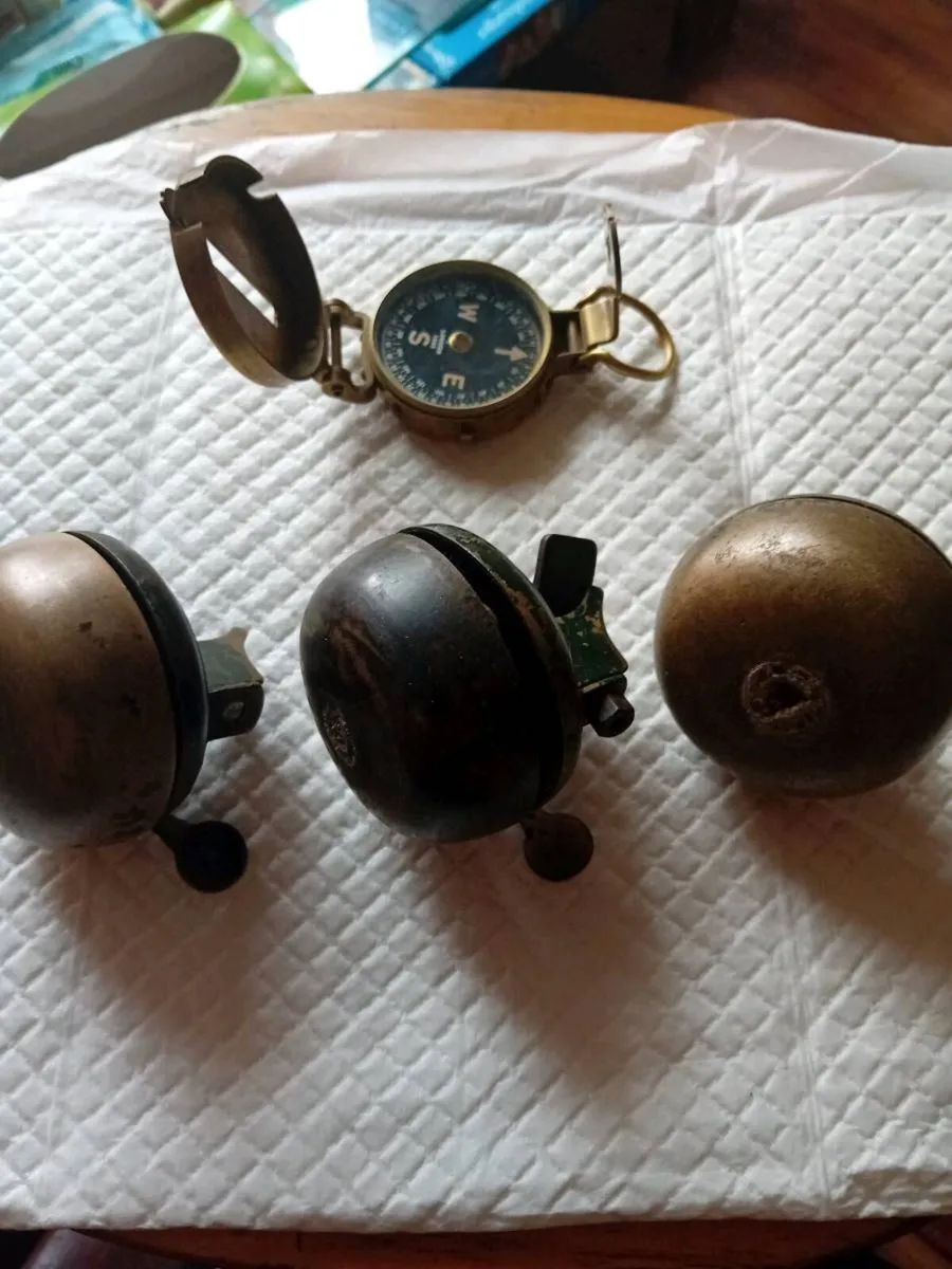 ANTIQUE AND COLLECTABLES - Image 1