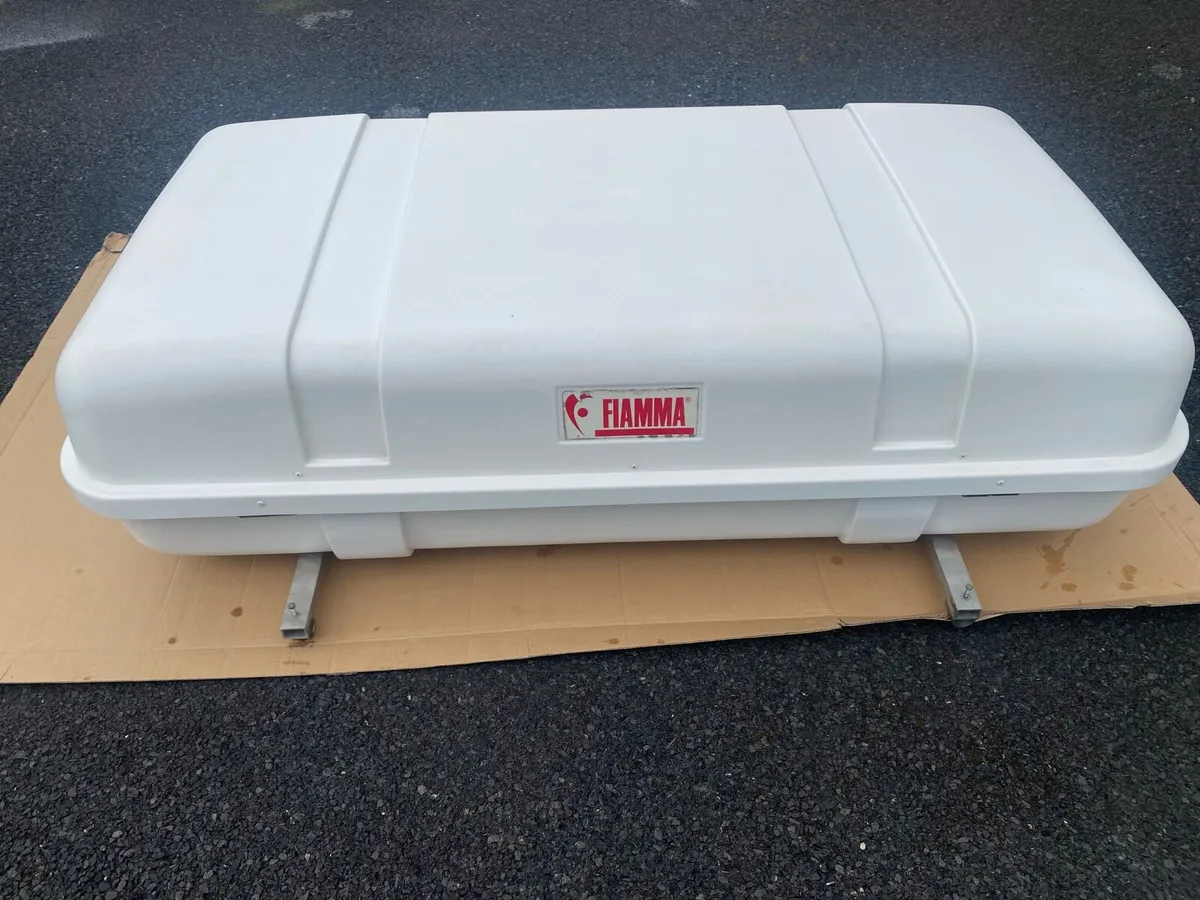 Fiamma. Camper van or car roof box - Image 3