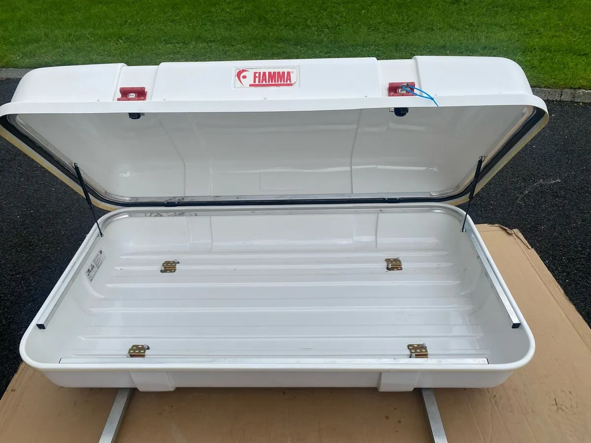 Fiamma. Camper van or car roof box - Image 4