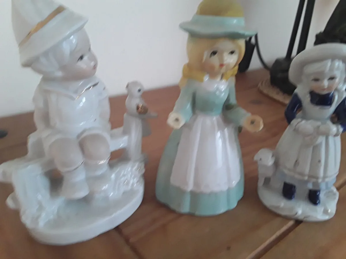 Porcelain ornaments - Image 1