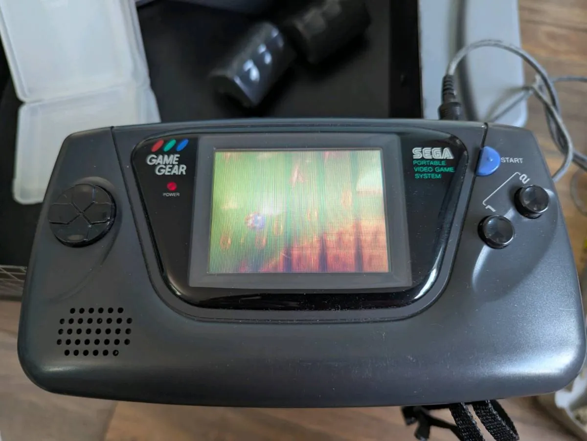 Sega Game Gear Bundle - 5 Games, Case, Magnifier - Image 4