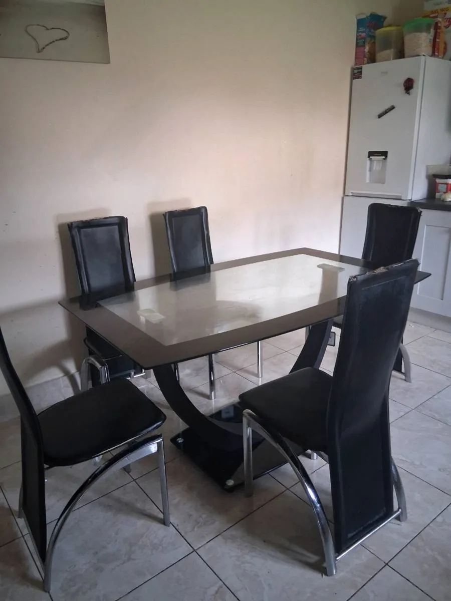 Dinning sets  table - Image 1