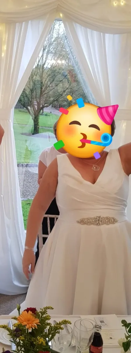 Wedding dress - Image 2