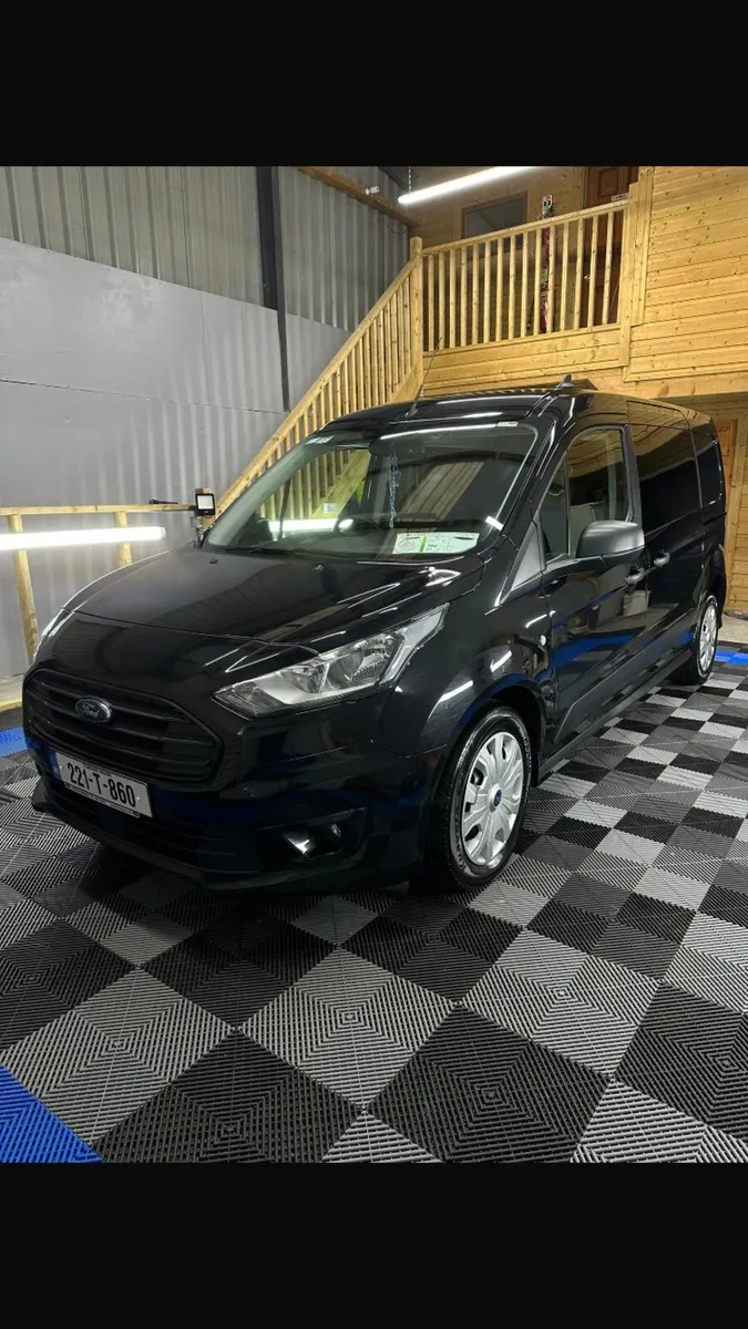 Ford Transit Connect Crew Cab - Image 1