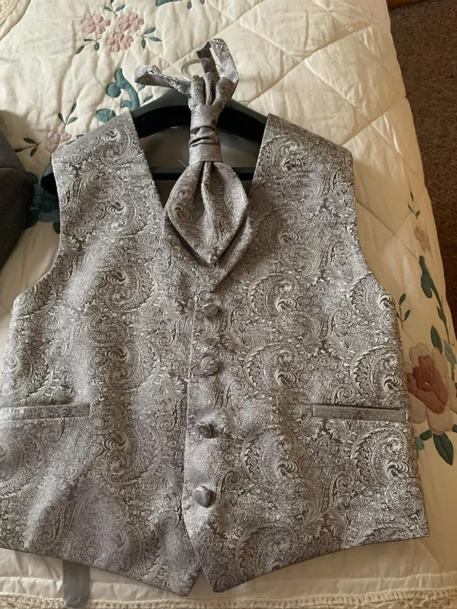 Boys trouser suit age 7yrs - Image 3