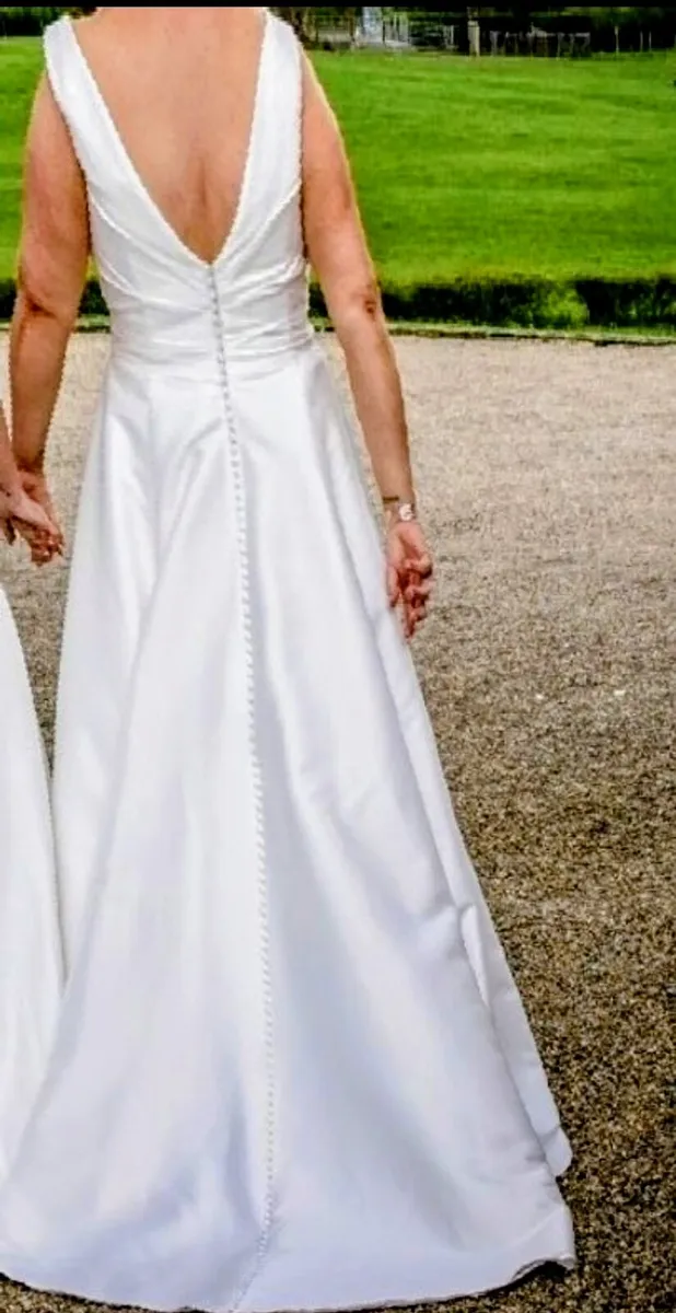 Wedding dress - Image 3