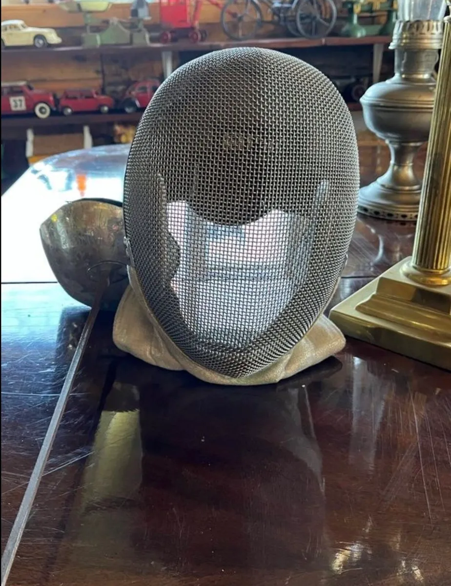 Leon Paul fencing mask and sword - Image 1