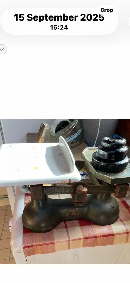 Small kitchen vintage.  Scales - Image 2