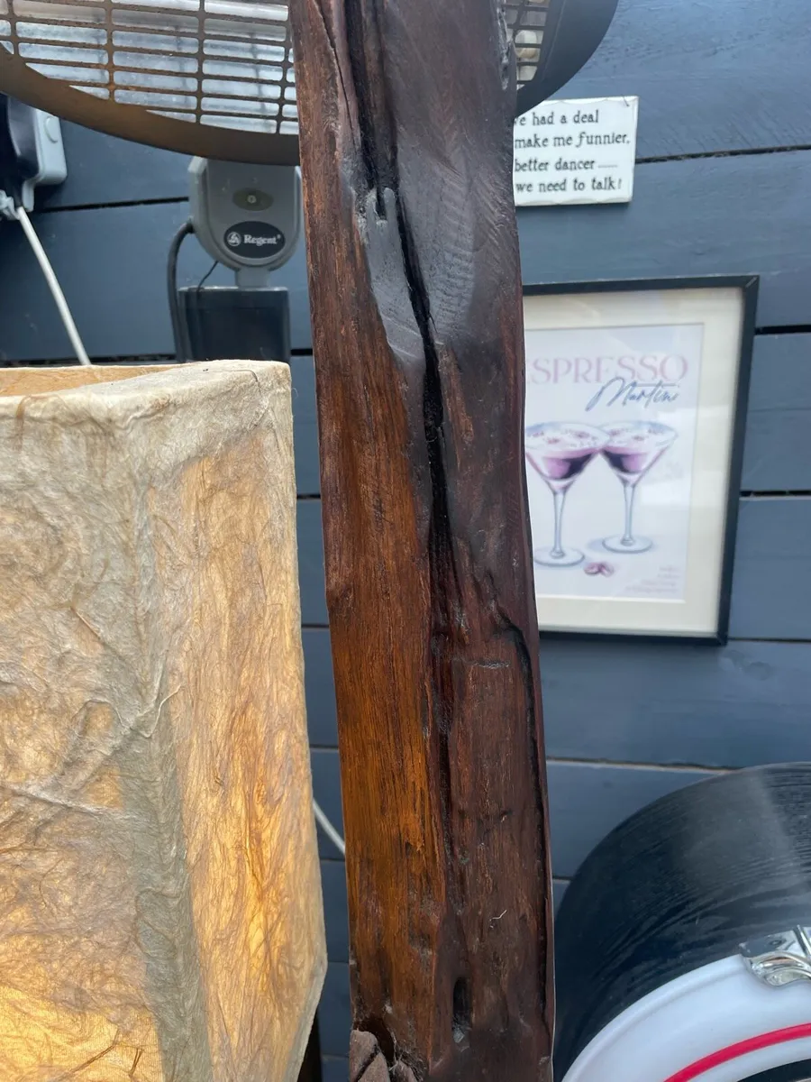 Stunning oak standing lamp - Image 3