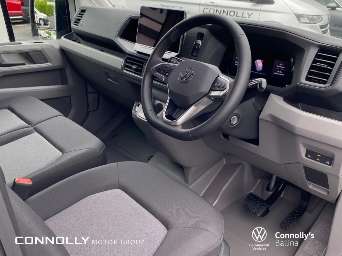 Volkswagen Crafter Panel Van Trendline 30 MWB H/Ro - Image 2