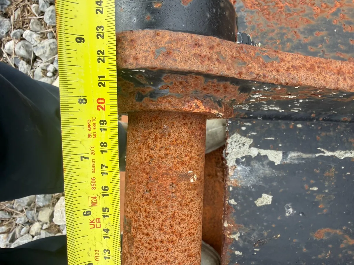 S60 Grading Bucket and 8 ton Scandinavian Bucket - Image 4