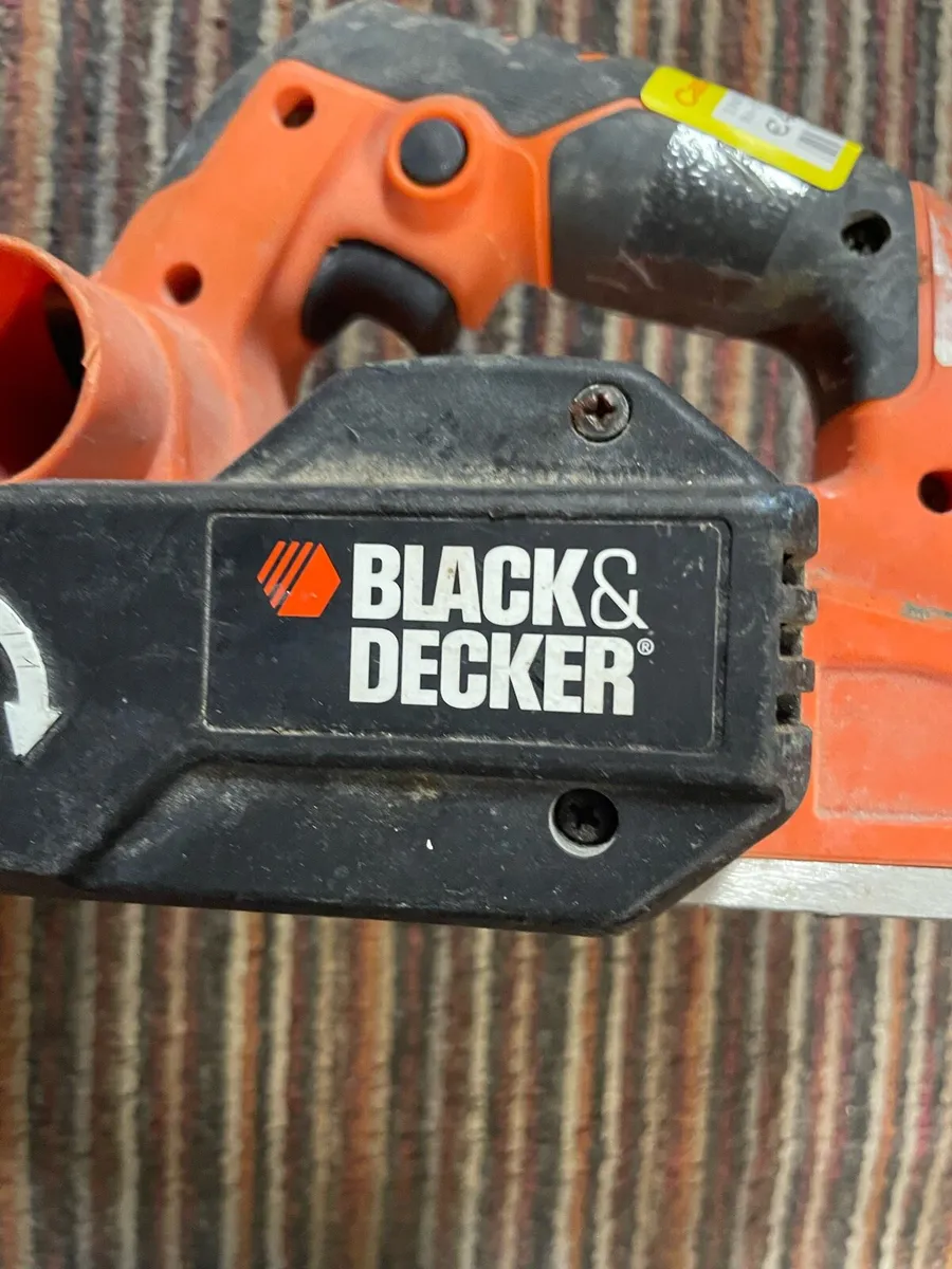 Black & Decker KW750 Rebating Planer - Image 2