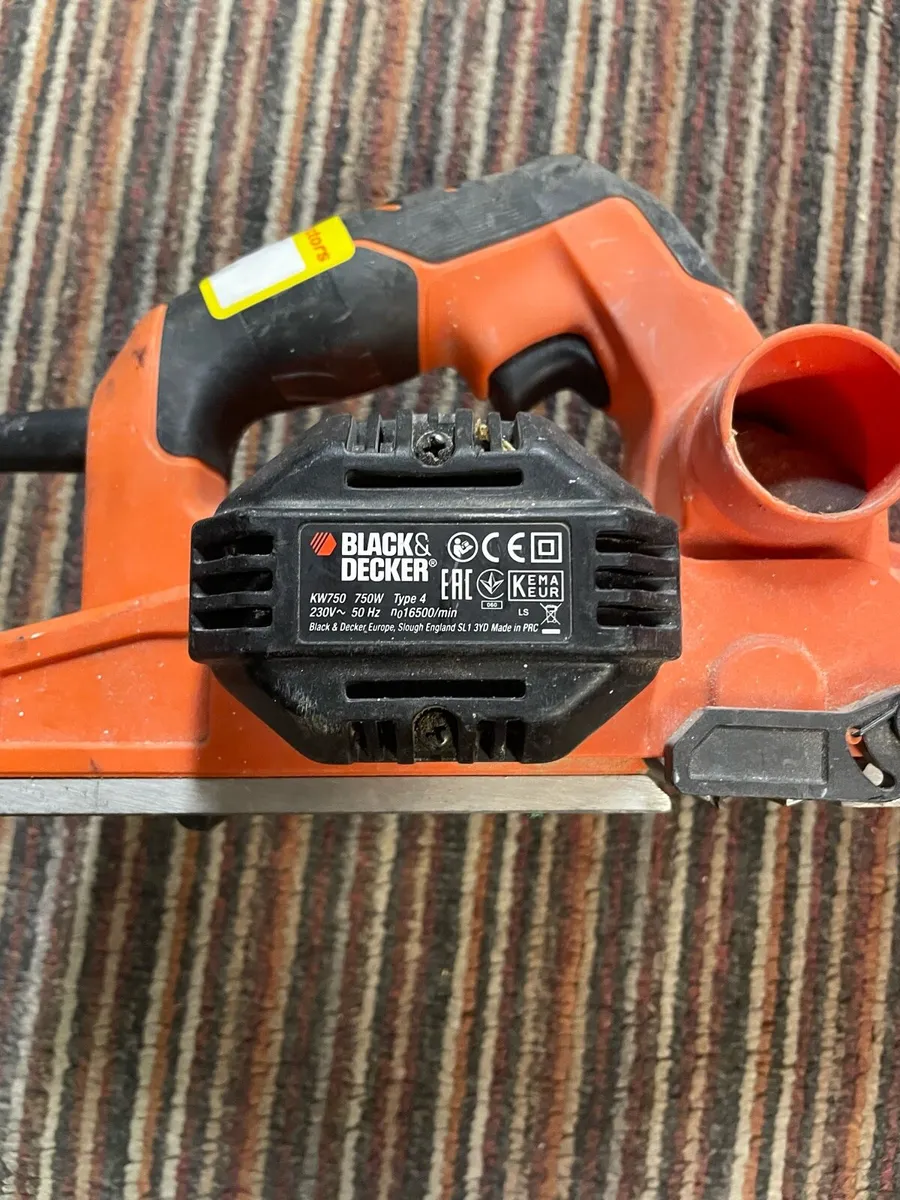 Black & Decker KW750 Rebating Planer - Image 4