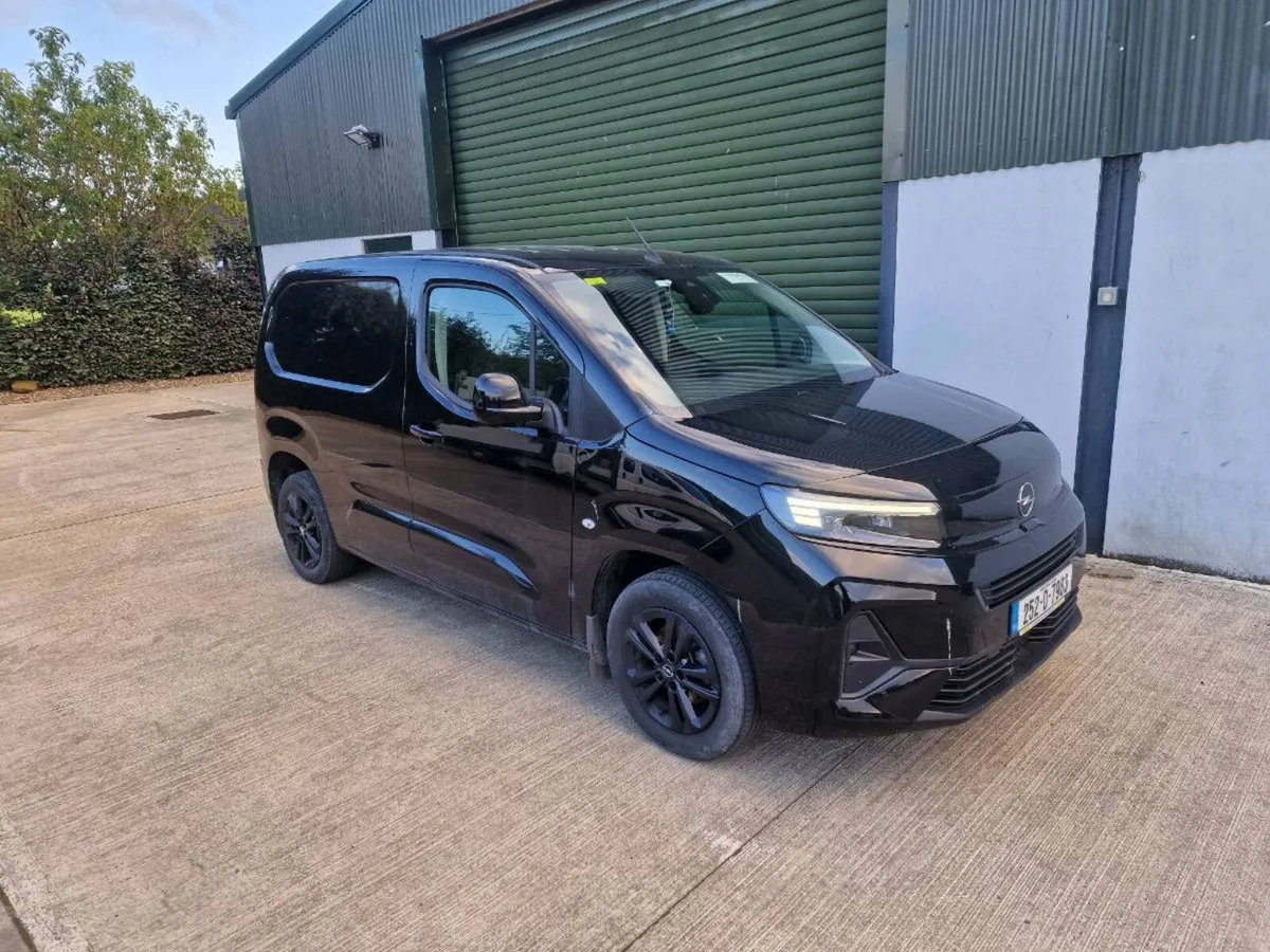 Opel Combo Sportive Van - Image 1