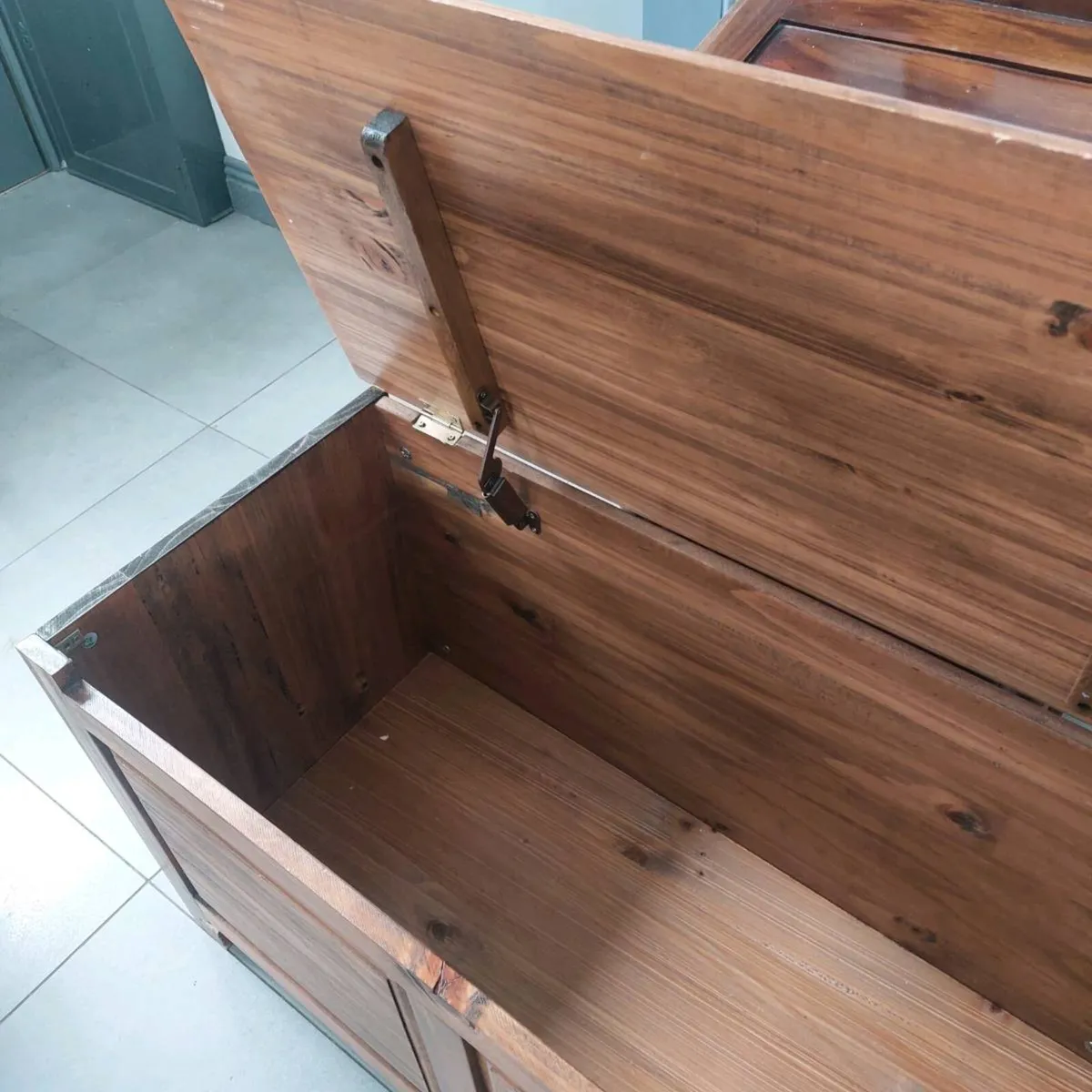Wooden blanket box - Image 2