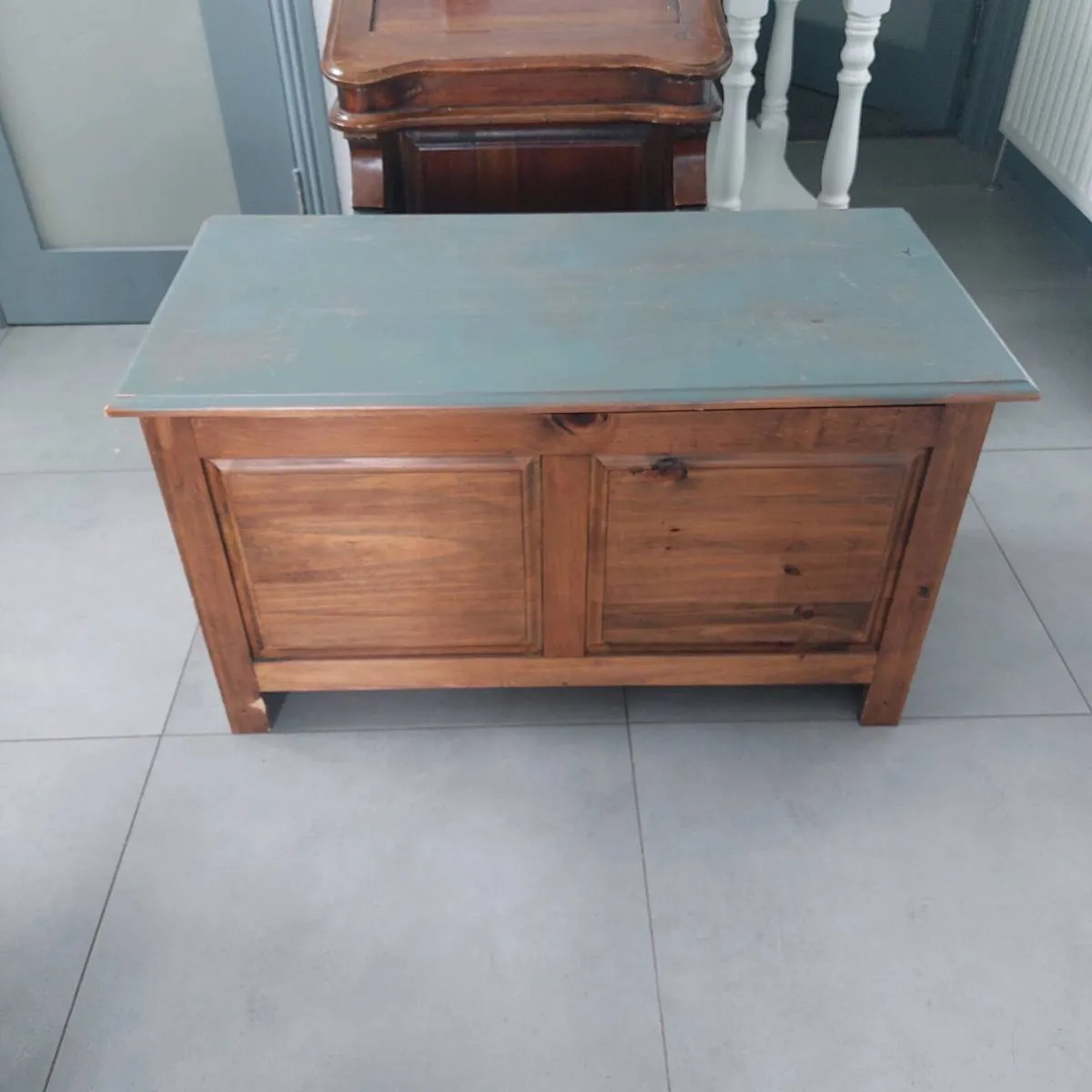 Wooden blanket box - Image 1