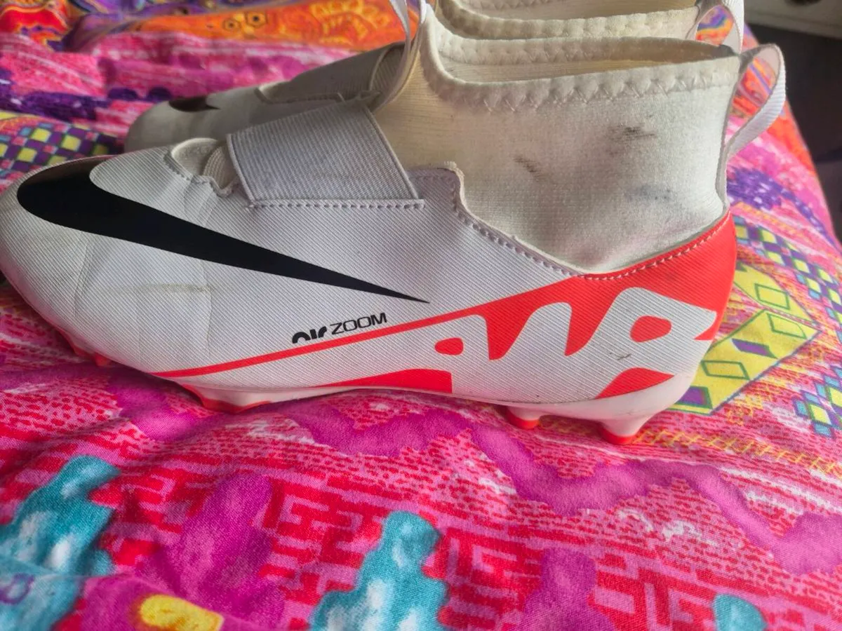 Trainers - Image 1