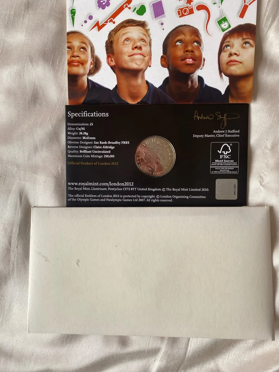 5 pound uncirculated coin - Image 3