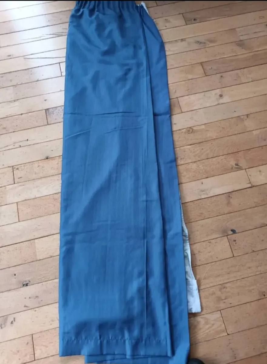 Blue curtains - Image 2