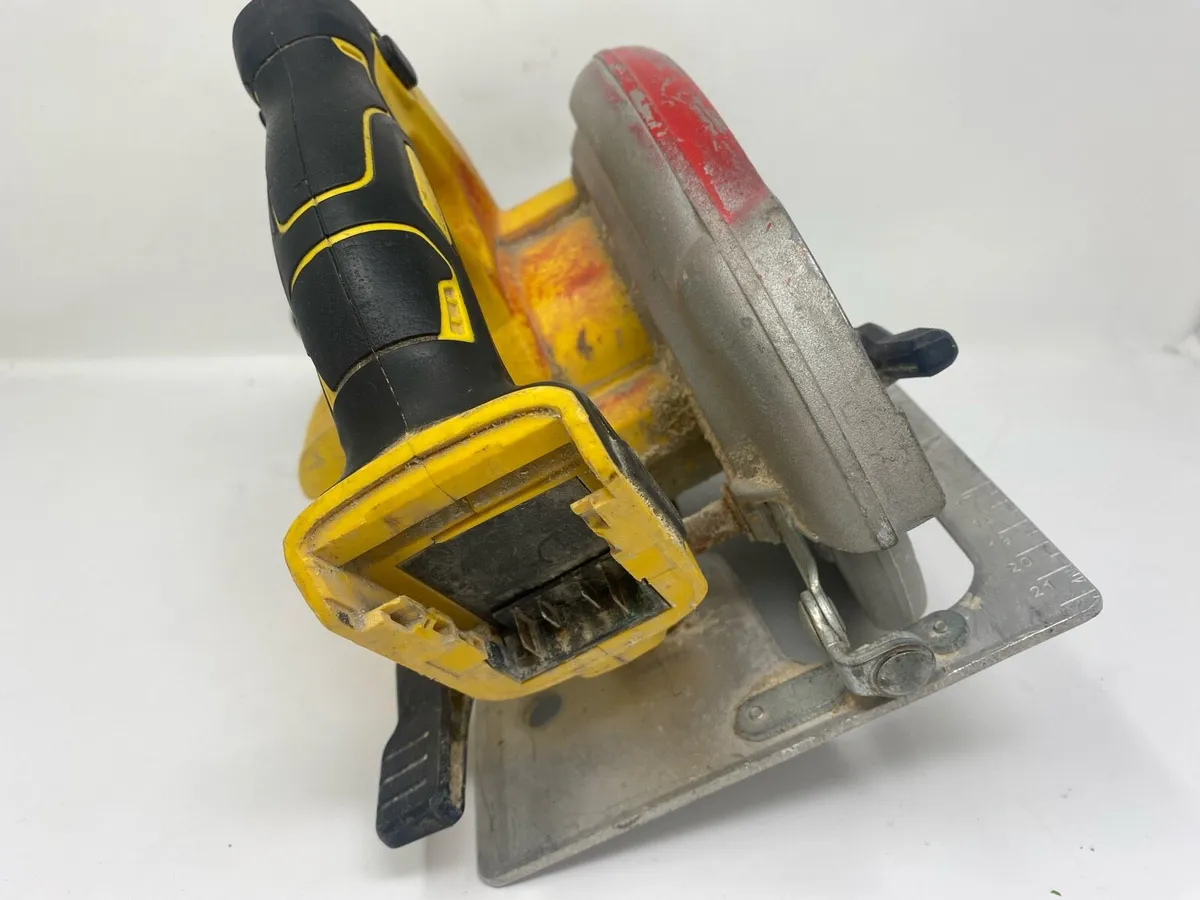 DeWalt DCS570 18V XR Cordless Brushless 184mm - Image 3
